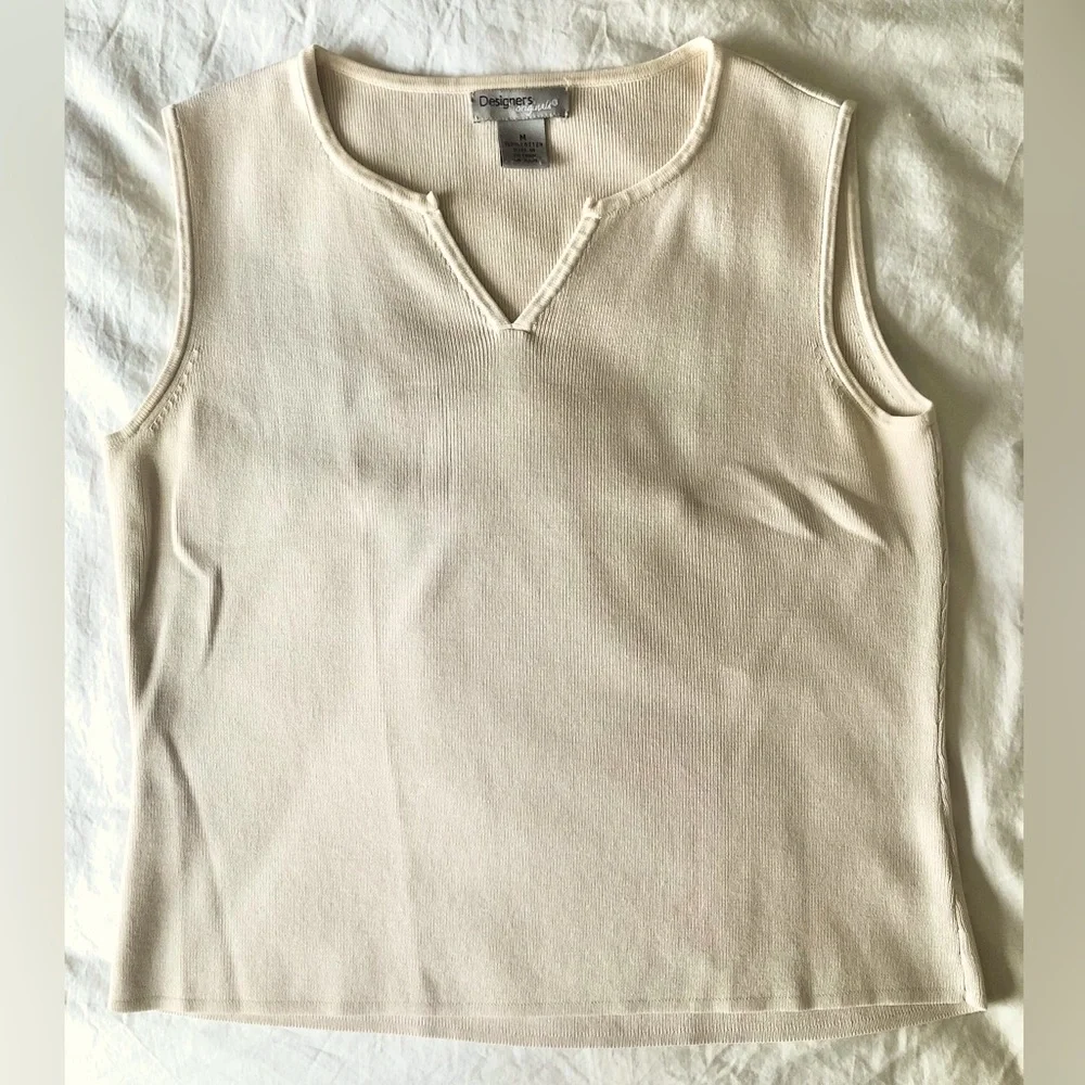 NEW DESIGNERS ORIGINALS CREAM SLEEVELESS NOTCHED NECK SWEATER MEDIUM - Picture 2 of 6